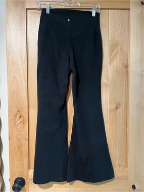 Old Navy Active Extra High Rise Super Flare Leggings M Petite